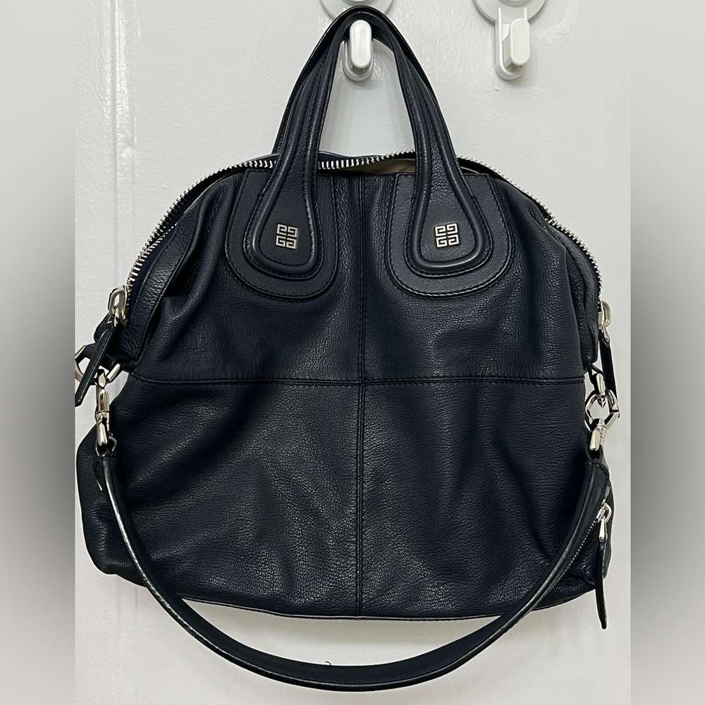 GIVENCHY 
Sugar Goatskin Medium Nightingale Navy